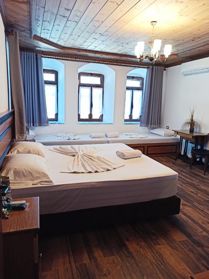 Boutique Hotel Praga Gjirokastër Екстериор снимка