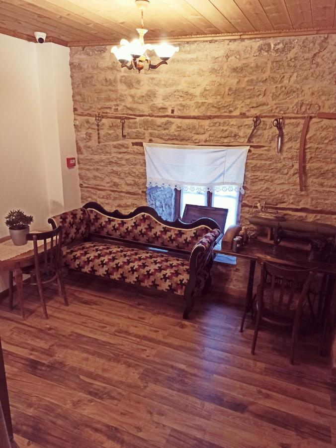 Boutique Hotel Praga Gjirokastër Екстериор снимка