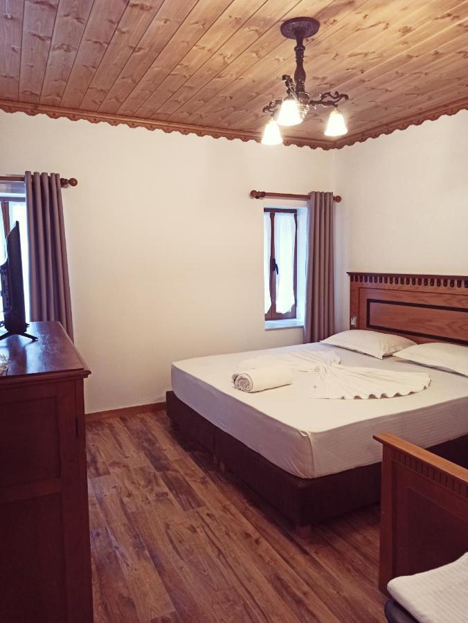 Boutique Hotel Praga Gjirokastër Екстериор снимка