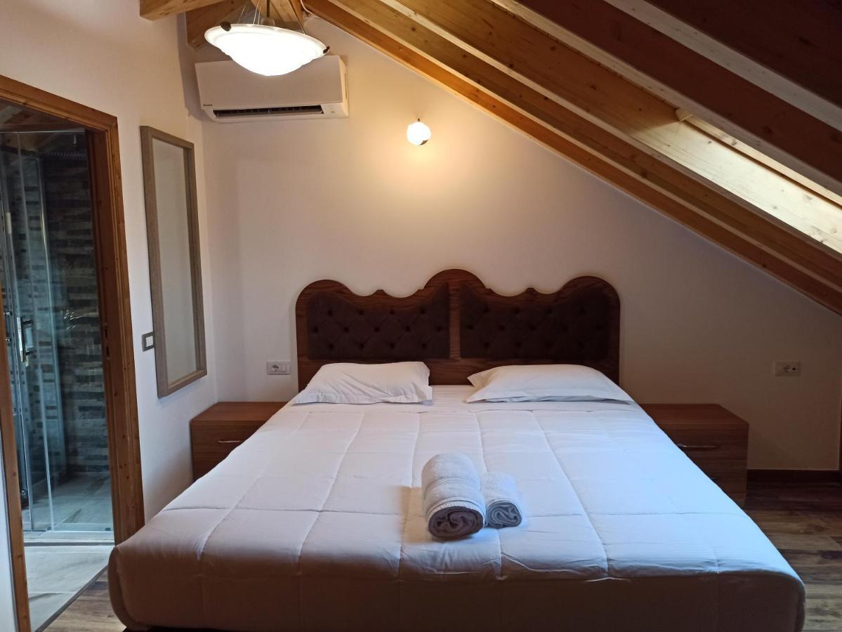 Boutique Hotel Praga Gjirokastër Екстериор снимка