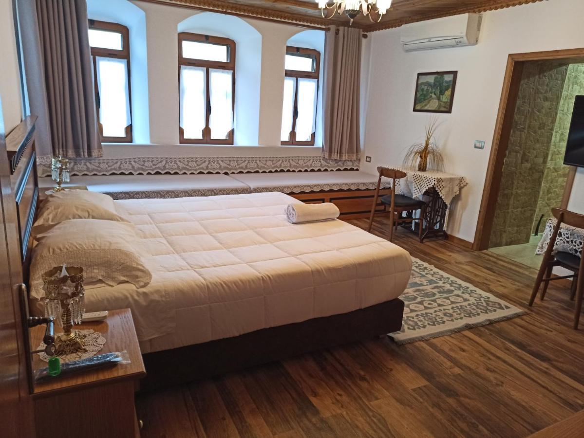 Boutique Hotel Praga Gjirokastër Екстериор снимка