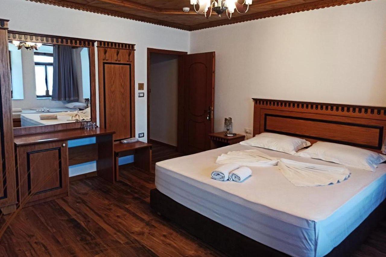 Boutique Hotel Praga Gjirokastër Екстериор снимка
